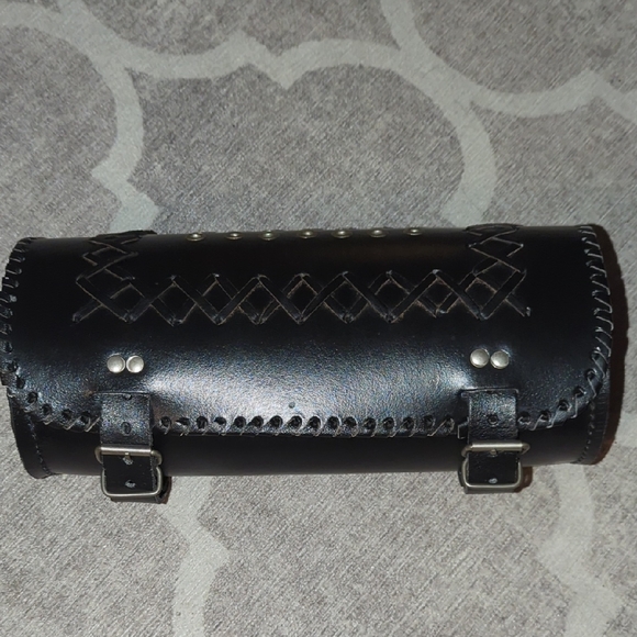 Unknown Other - Black Leather Motorcycle Saddle Bag